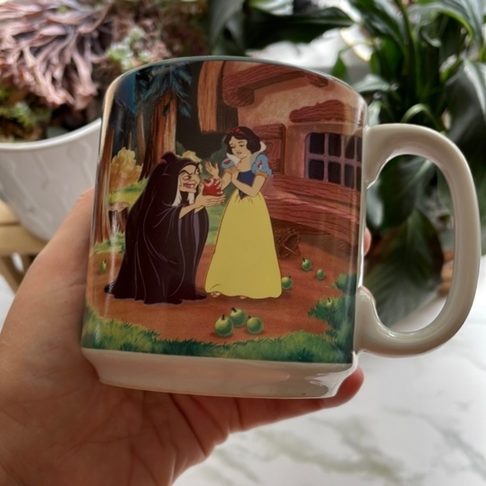 Snow White Ceramic Mug with Classic Storybook Art
